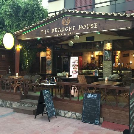 The Draught House Pub-Inn มาเลีย ภายนอก รูปภาพ