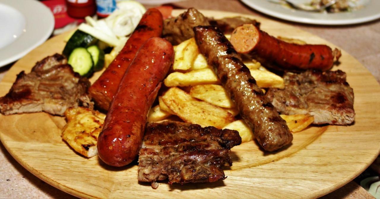 The Draught House Pub-Inn มาเลีย ภายนอก รูปภาพ